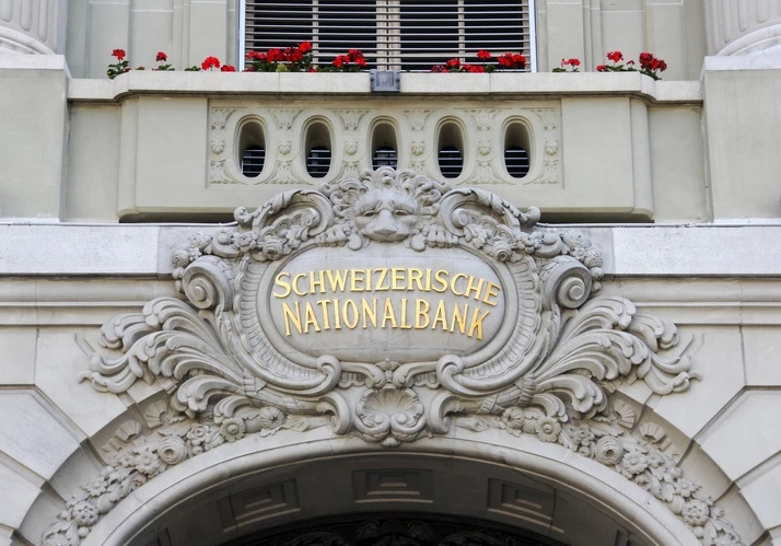 Die Vorderseite des Gebäudes der Schweizerischen Nationalbank