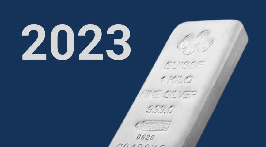 PAMP Suisse Barre d'argent de 1 kg avec la date 2023 sur fond bleu