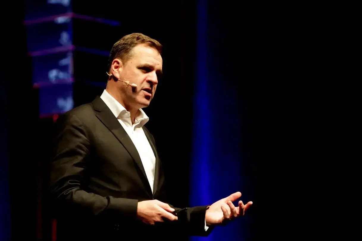 Economic historian Niall Ferguson delivering a speech about rising inflation and how investors should get prepared for it