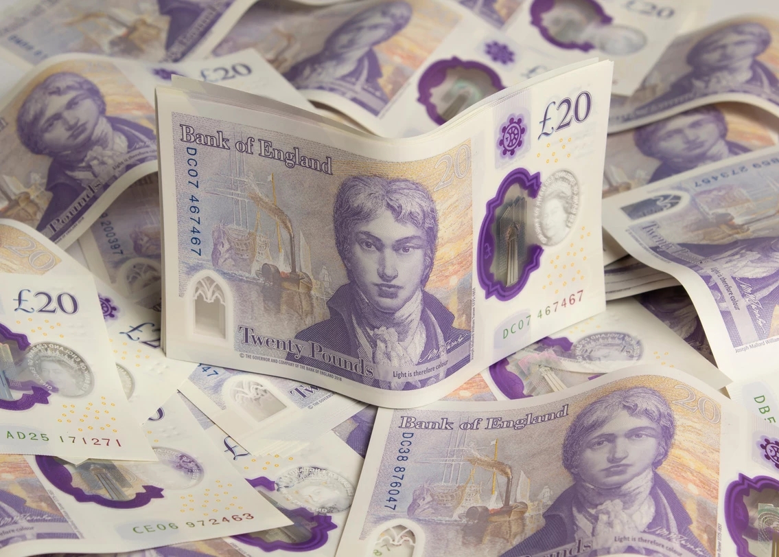 Britische 20 £-Banknoten als Symbol für die steigende Inflation in Großbritannien