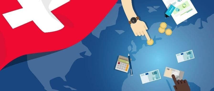 Drapeau de la Suisse avec des calculatrices et de l'argent sur une carte de l'Europe Drapeau de la Suisse avec des calculatrices et de l'argent sur une carte de l'Europe