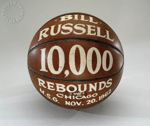 Stiamo per assistere a una ripresa dell’argento? pallone da basket con la scritta “rebounds” a simboleggiare l’imminente ripresa dell’argento